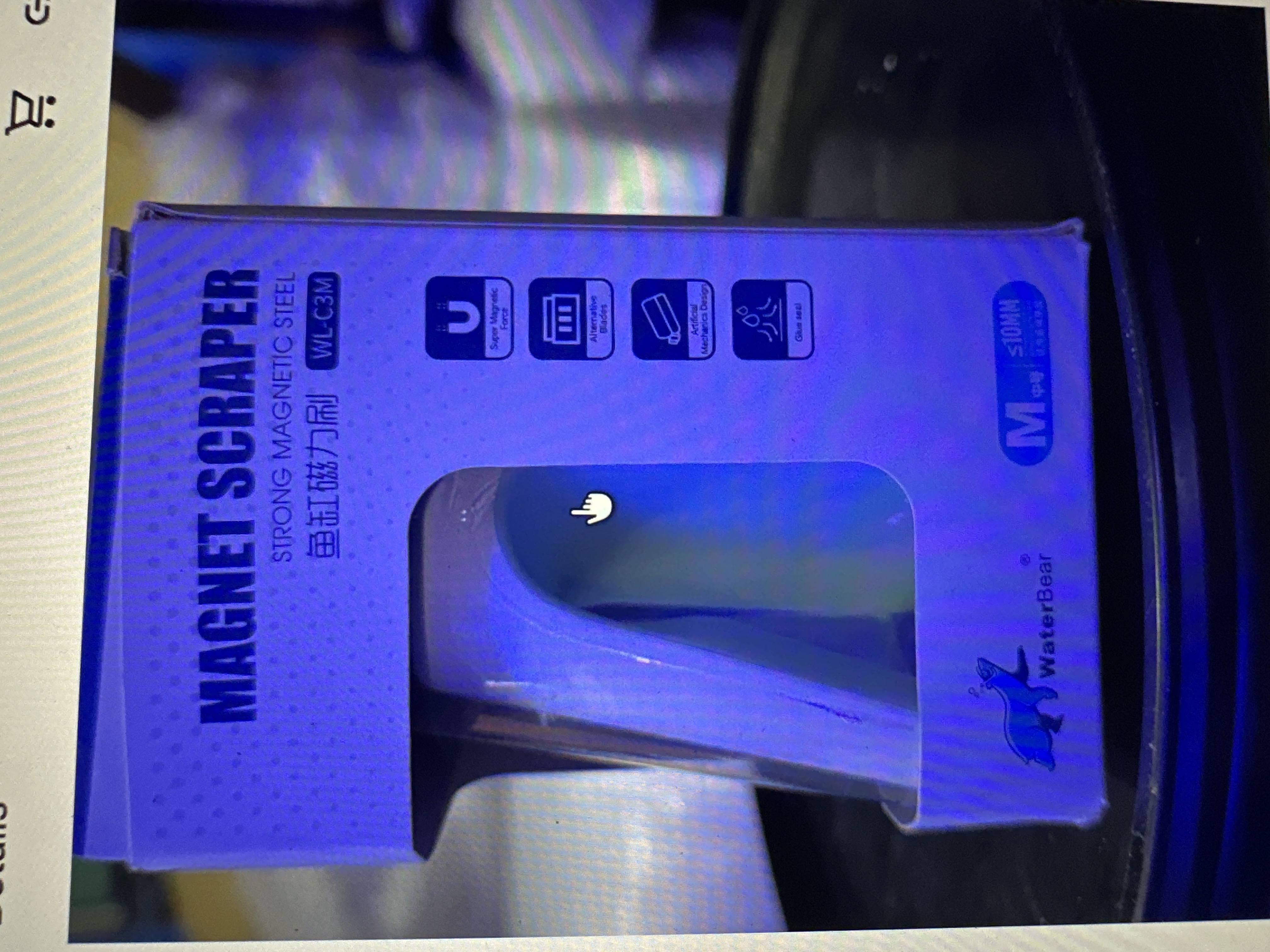 Magnet scraper